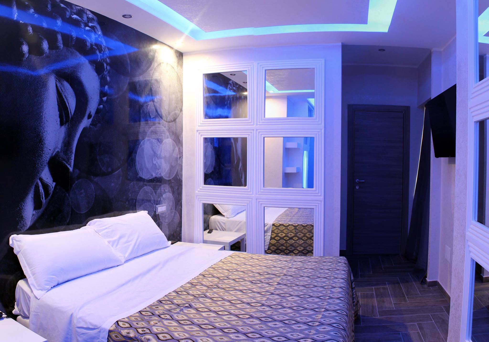 RIVESTIMENTO MURALE CON PELLICOLE ADESIVE 3M