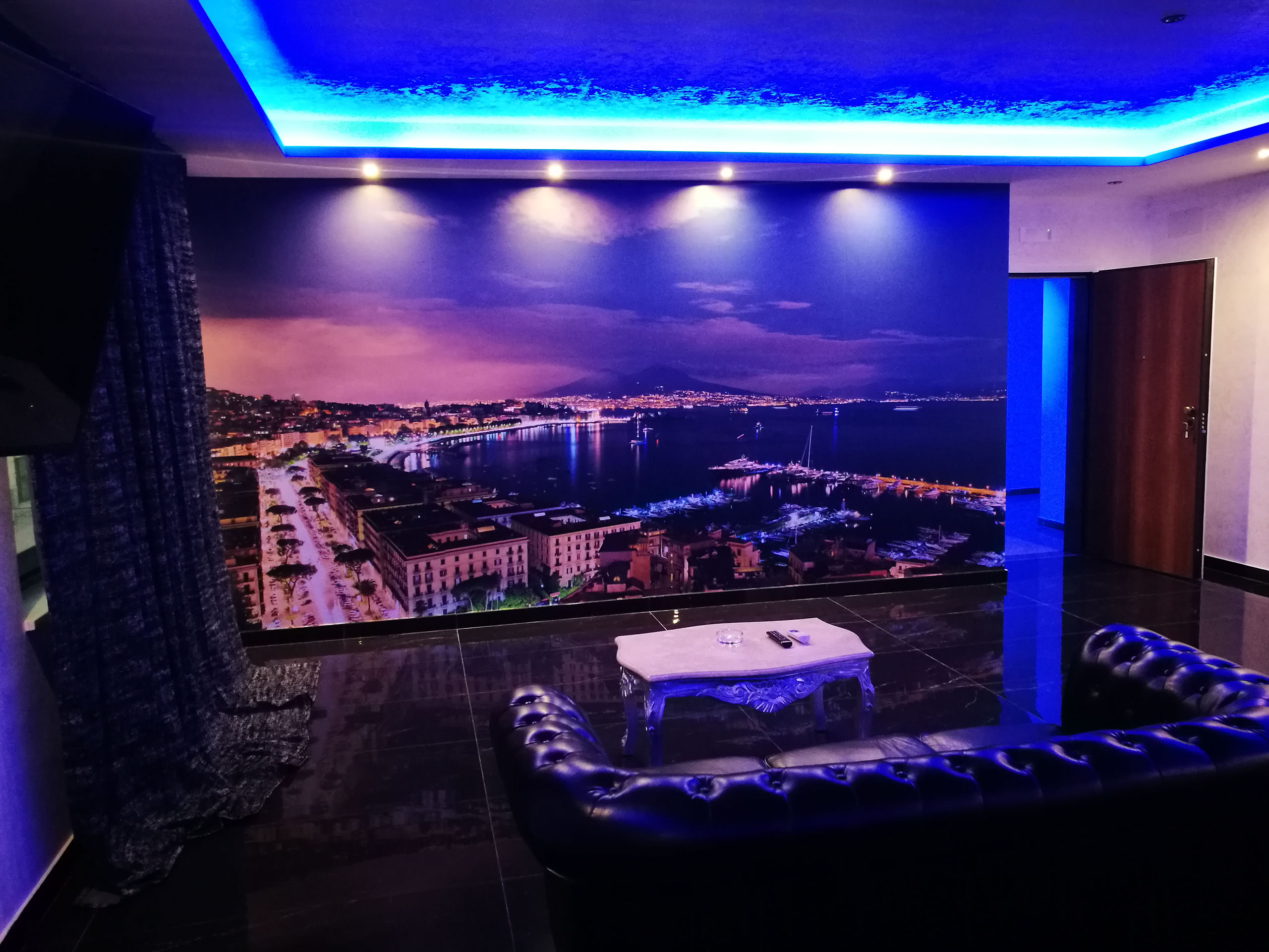 RIVESTIMENTO MURALE CON PELLICOLE ADESIVE 3M