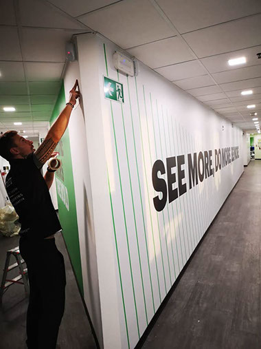 RIVESTIMENTO MURALE CON PELLICOLE ADESIVE 3M